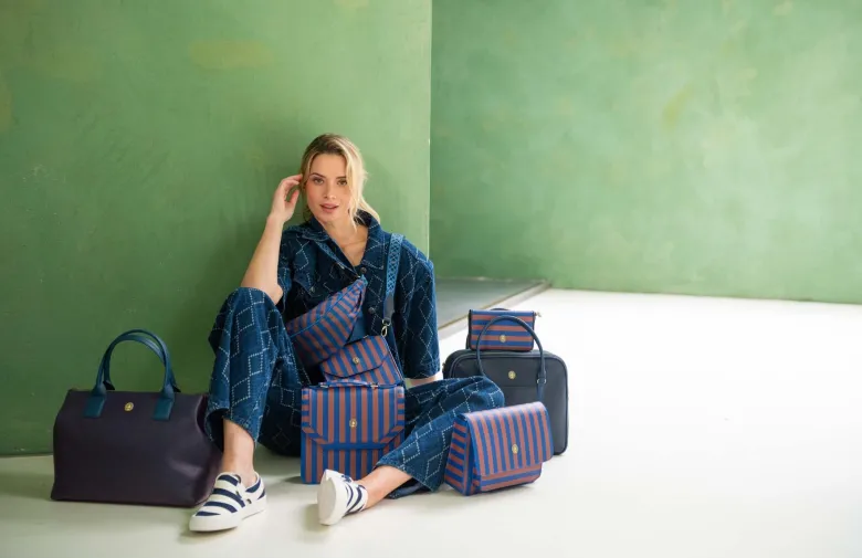 Freya Schultertasche Streifen Blau